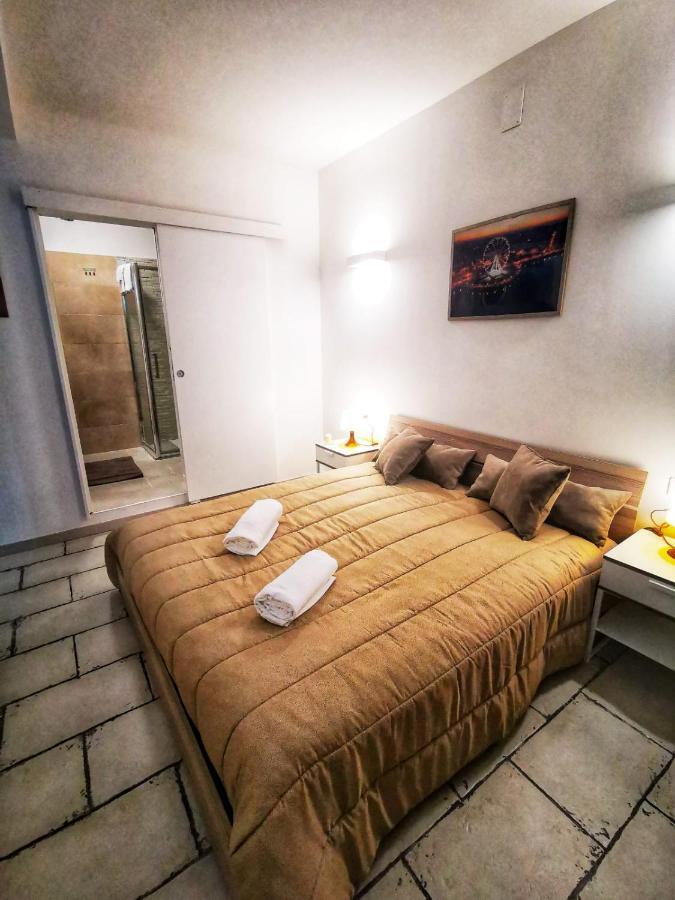 Pietra Bianca Appartment Bari Bagian luar foto