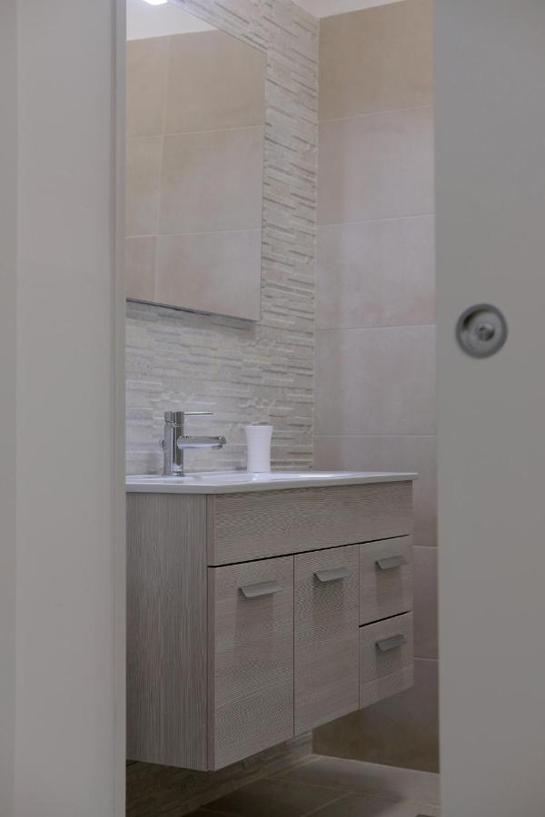 Pietra Bianca Appartment Bari Bagian luar foto