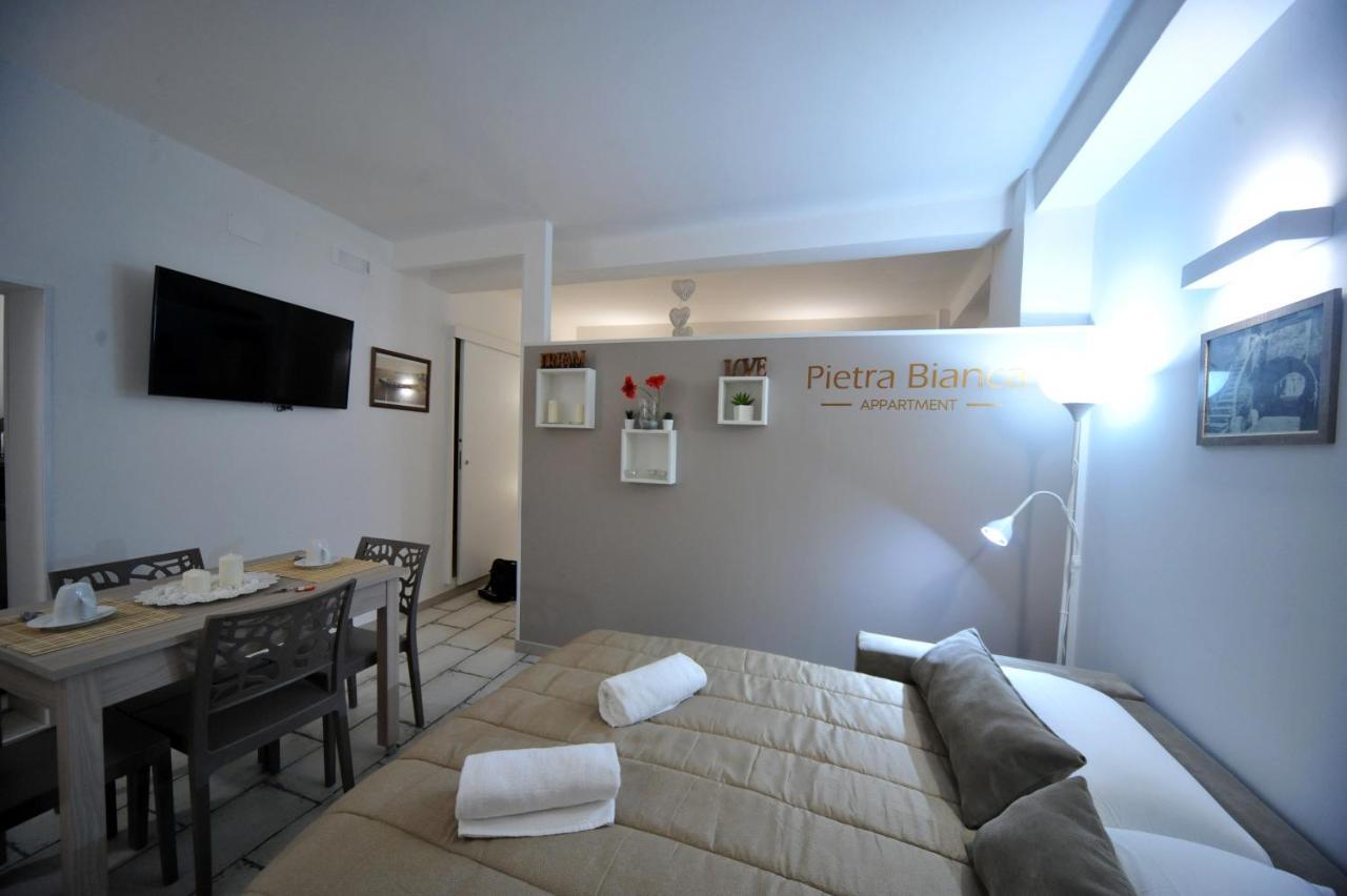 Pietra Bianca Appartment Bari Bagian luar foto