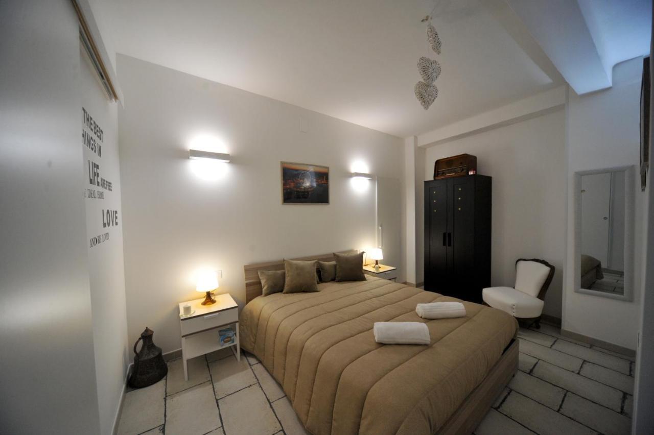 Pietra Bianca Appartment Bari Bagian luar foto