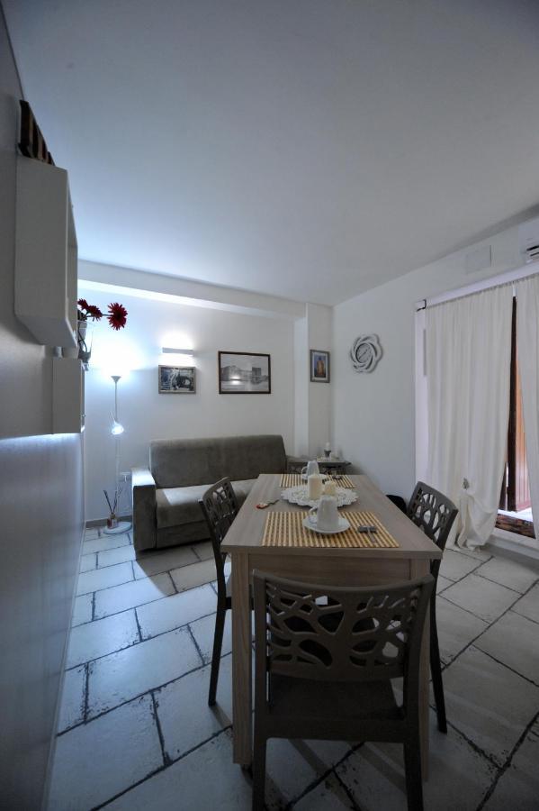 Pietra Bianca Appartment Bari Bagian luar foto