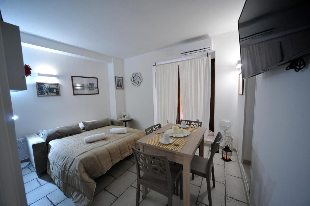 Pietra Bianca Appartment Bari Bagian luar foto