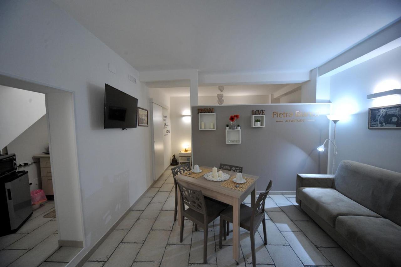 Pietra Bianca Appartment Bari Bagian luar foto